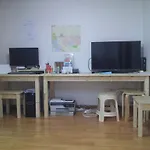 Happytree Guesthouse