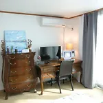 Refee House