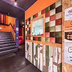 Orange Motel