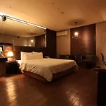 Lone Star Hotel