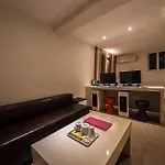 Ez Hotel