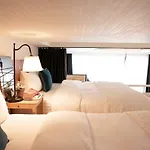 Yolo House In Hongdae
