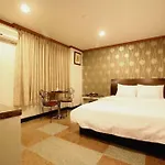 New World Hotel