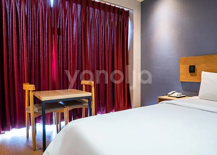 La Villa Hotel