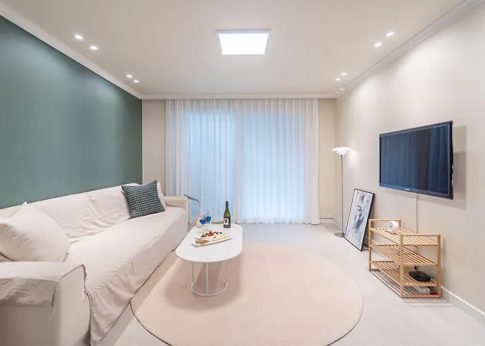 Osondoson Stay-5Min To Hapjeong Station, Family Favorites, 3Bed Room, Large Living Room