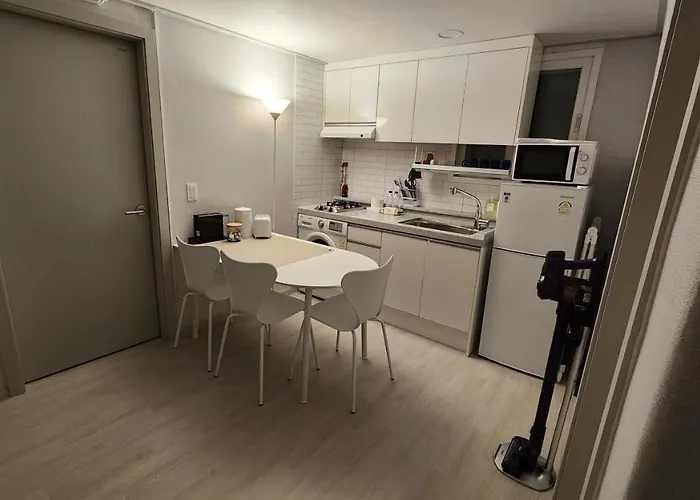 Middle Option Two-Room, Exclusive Use, Public Transportation 4 Minutes Away