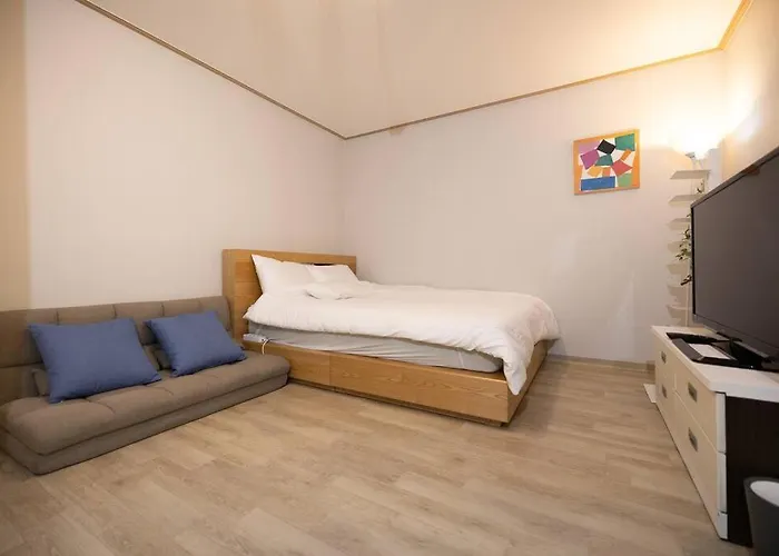 Eun House