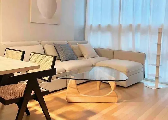 Elegant Stay In Seoul\'S Vibrant Core!