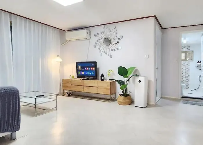 B-1 White Linen House