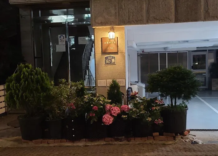 Hongdae, Sinchon Yeonhui House