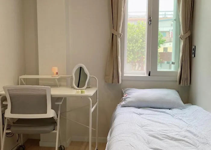 Seongdong-Gu Cozy Room