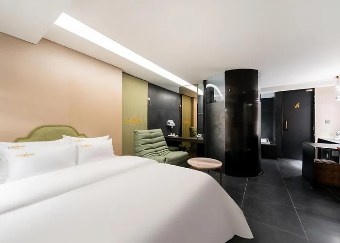 Yeoksam Lumiere Hotel