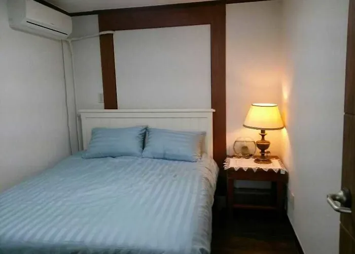 K Star Road Guesthouse - Hostel