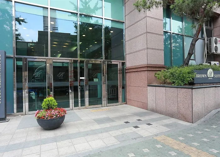 Brown Suites Residence