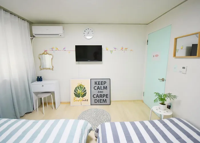 Hongdae Elly Guesthouse 1