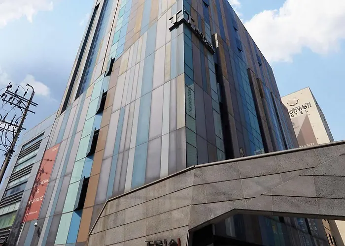 Tria Business & Boutique Hotel