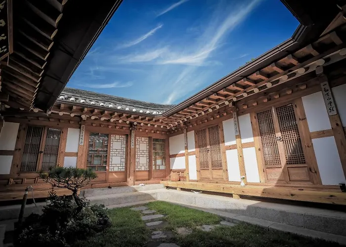 Cheong Yeon Jae Hanok Hotel