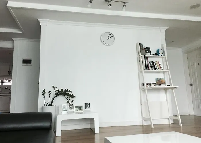 Nana House