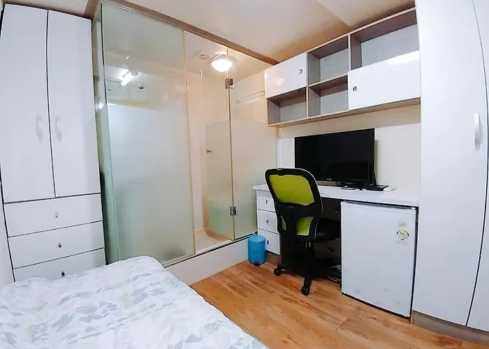 I-One Guesthouse In Hongdae, 아이원 원룸텔