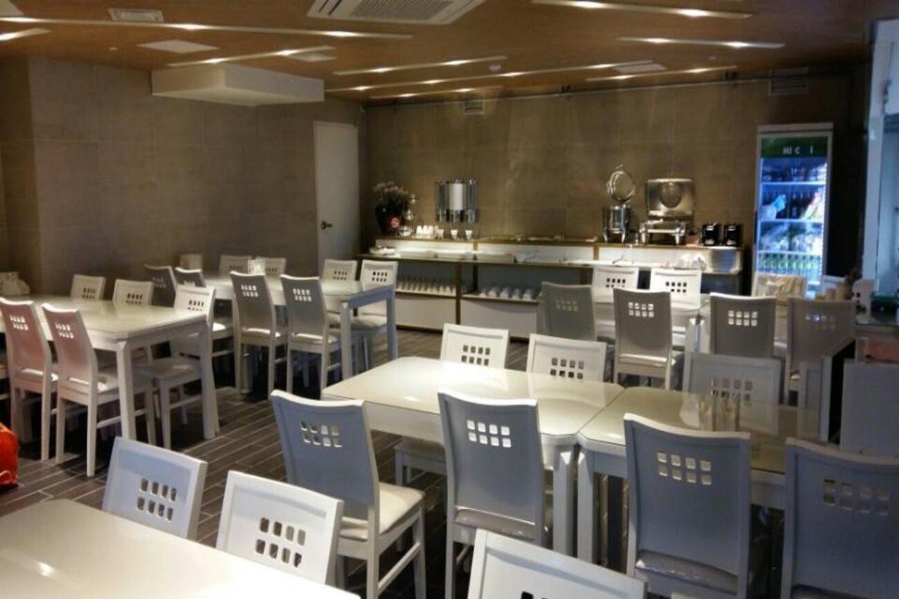 Khan Hotel 3*