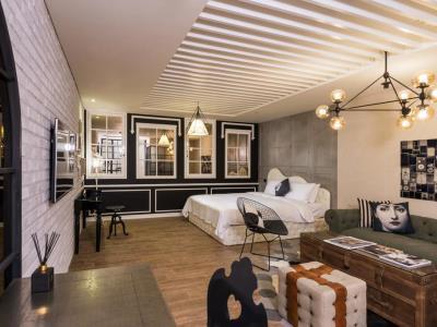 Hotel The Designers Lyj Gangnam Premier 3*