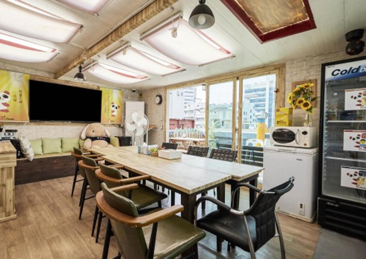 Casa de hóspedes Red Panda Myeongdong 2*