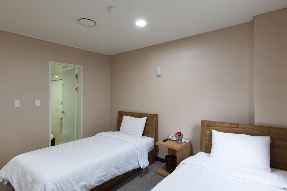 Hotel Benikea Flower 3*