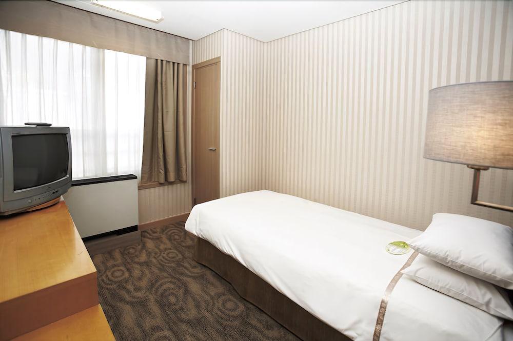 Savoy Myeongdong Hotel 3*