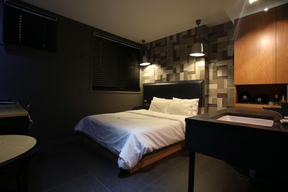 H Avenue Gangnam Yeoksam Hotel
