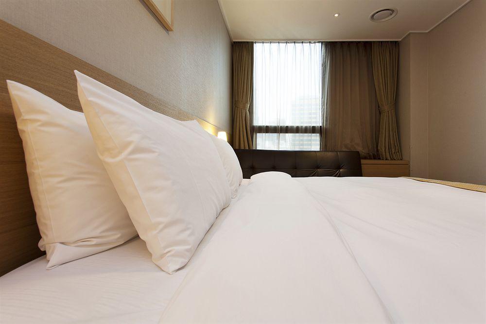 Hotel Skypark Myeongdong 3