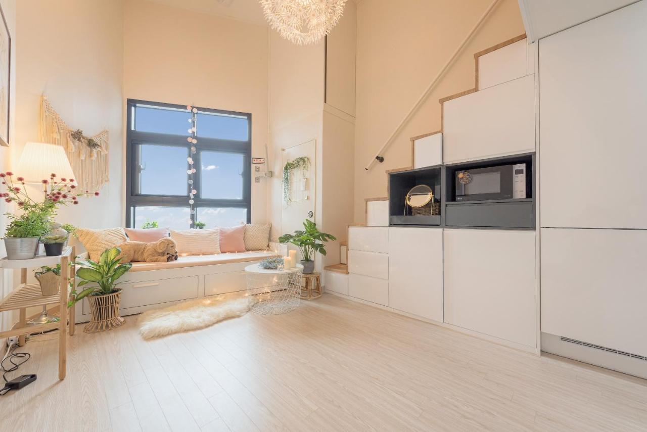 Cozy Duplex In Hongdae Apartment *