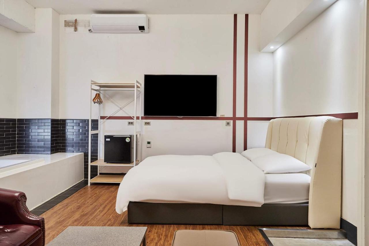 648 Hotel