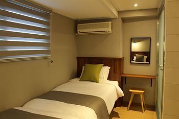 Hotel Cleo Hongdae Seoul