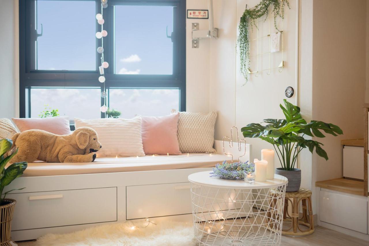 Cozy Duplex In Hongdae Apartment
