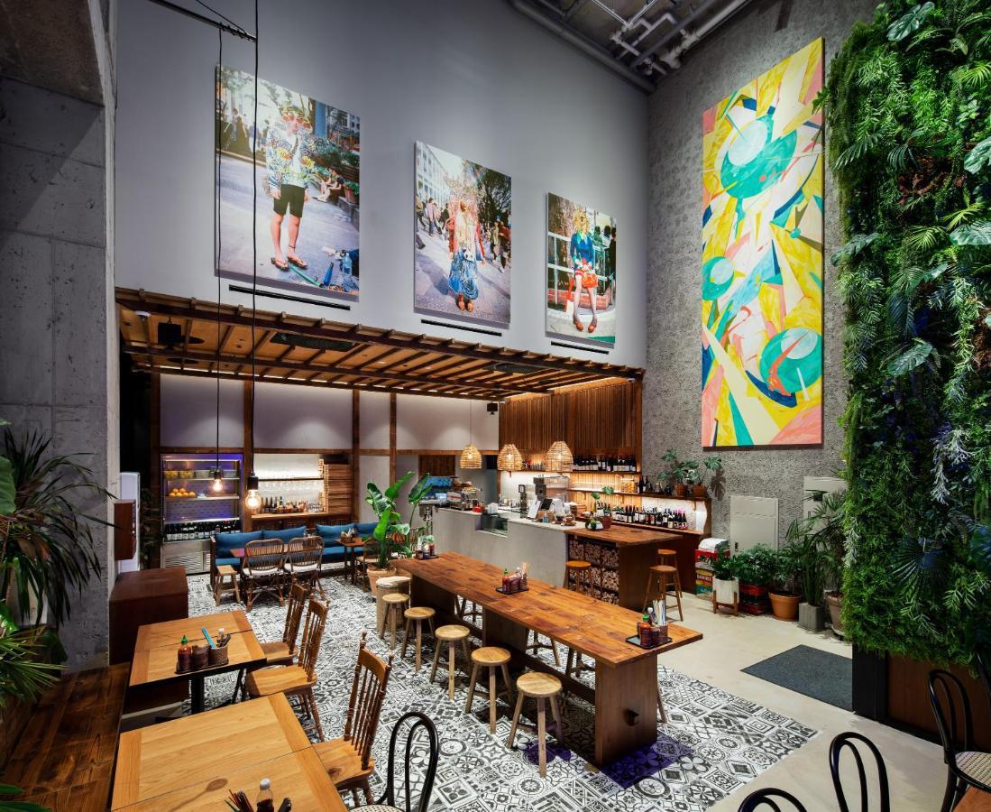 Anteroom Hotel