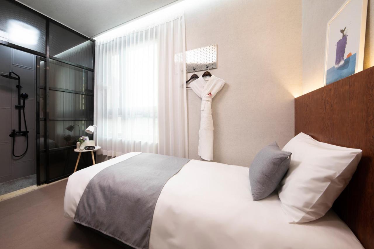 Dm Hotel