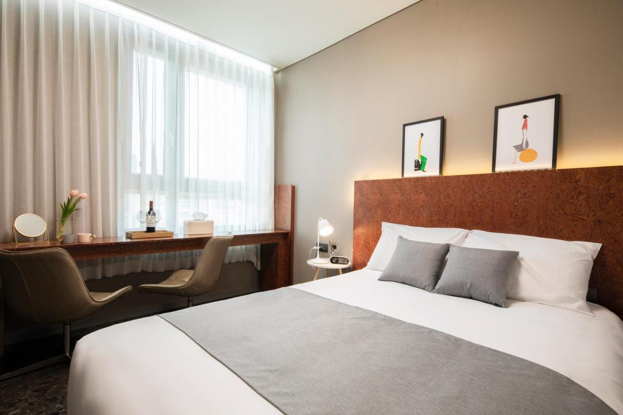 Dm Hotel