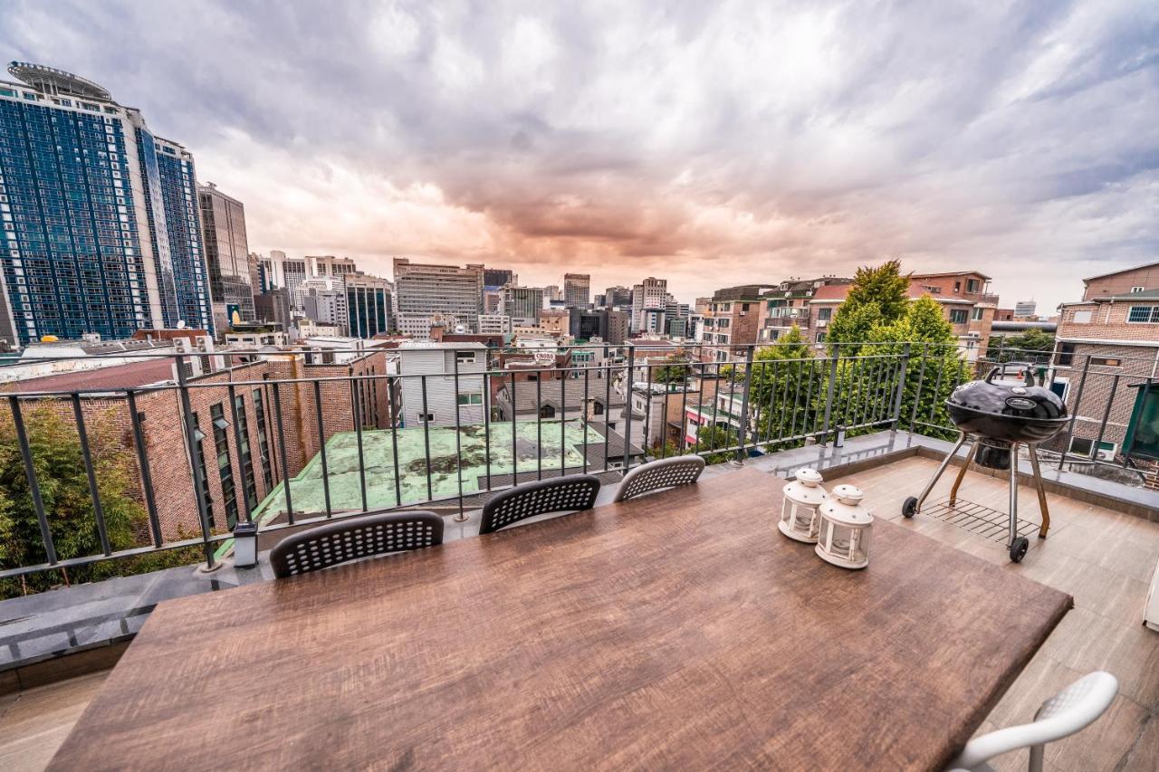 Guest house Myeongdong Artmonstay 2*
