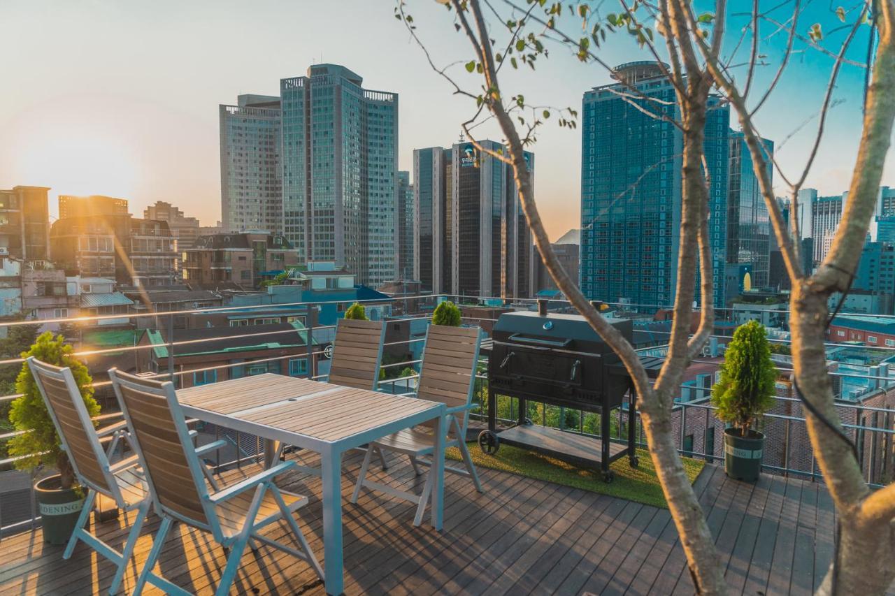 Guest house Myeongdong Artmonstay 2*