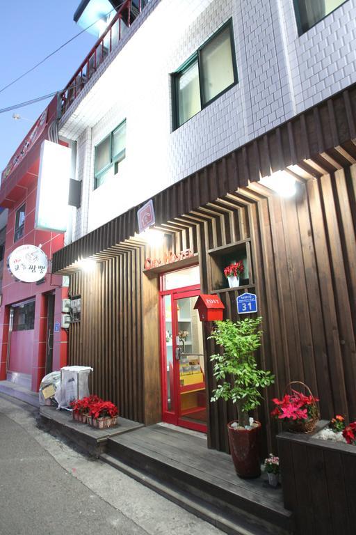 Naru Korea Hostel *
