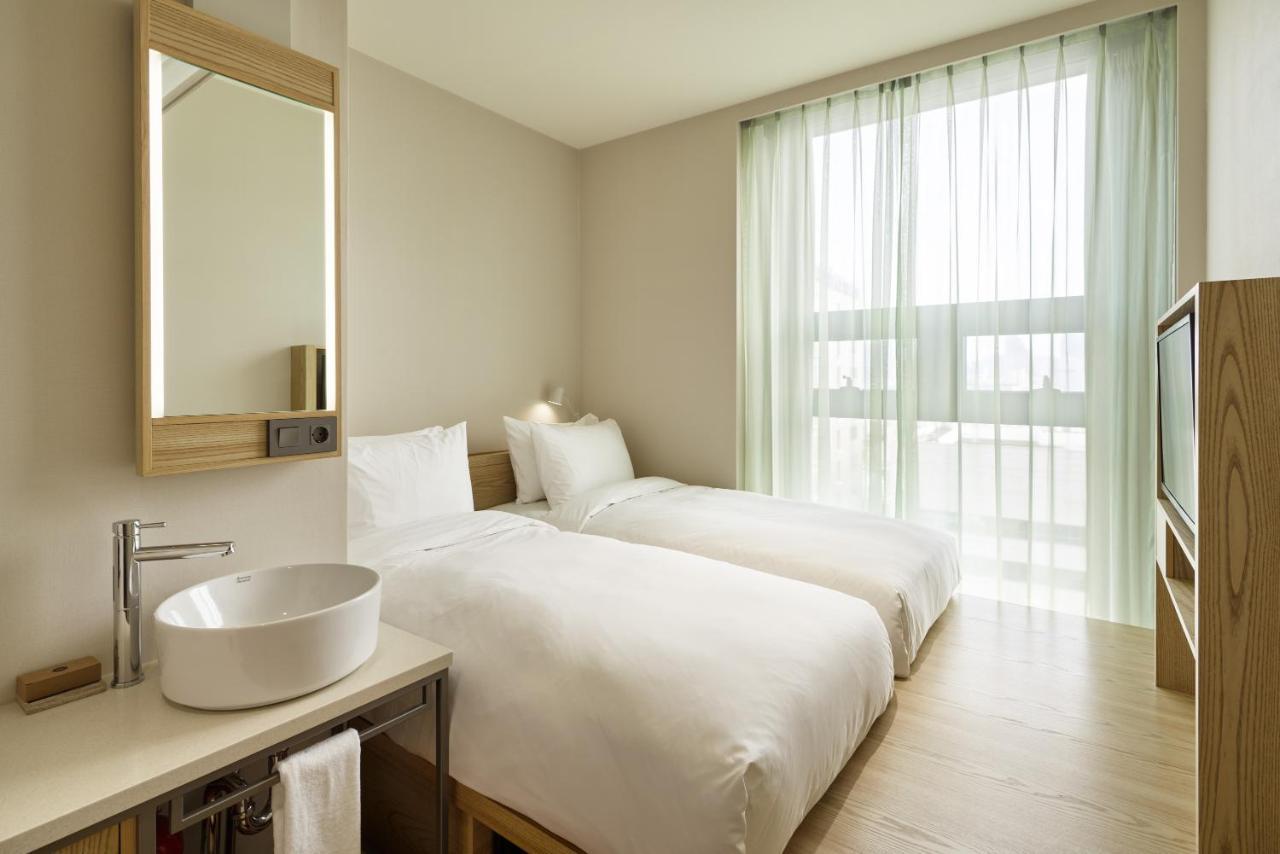 Hotel Anteroom 3*