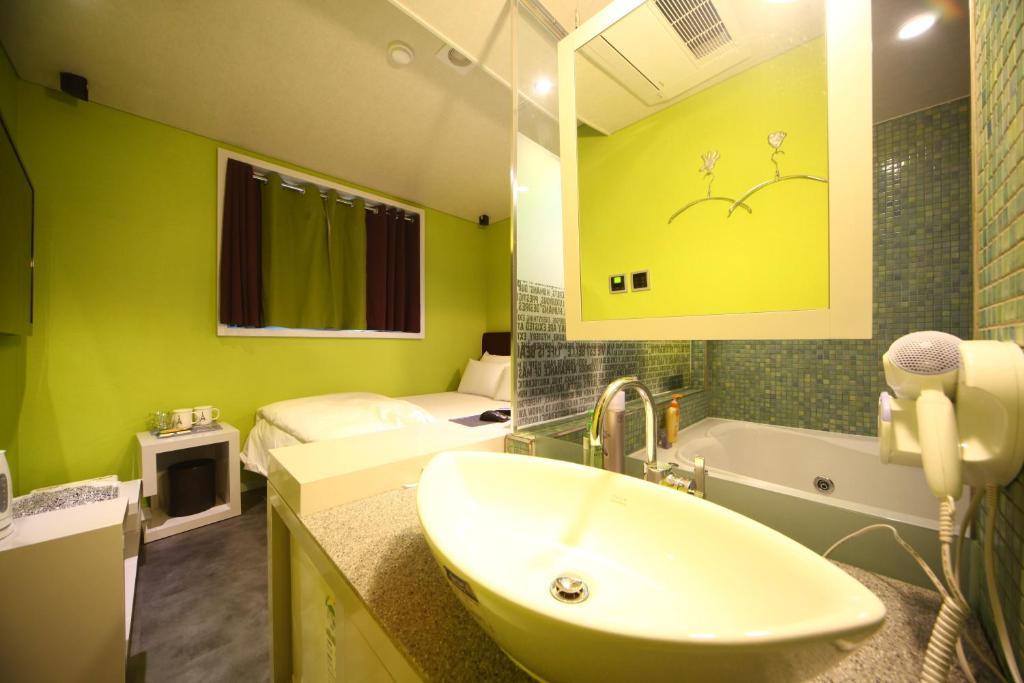 Motel Baron De Paris 2*