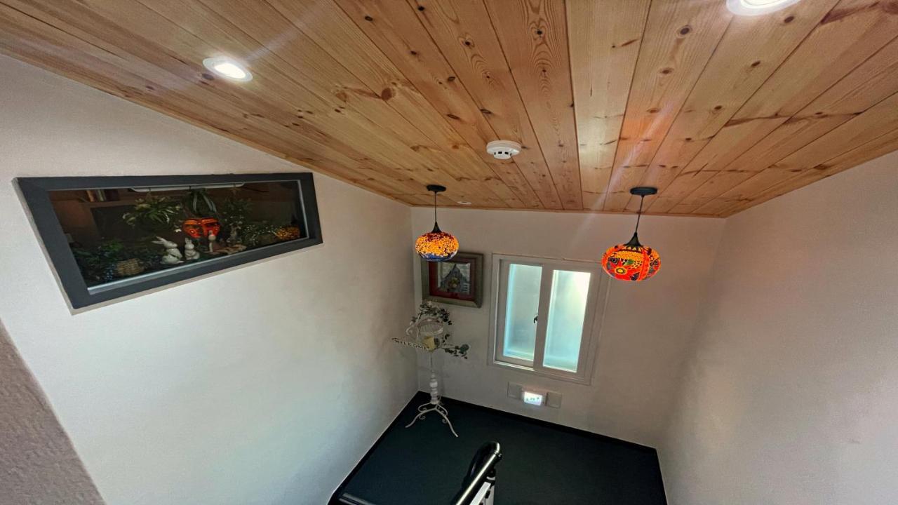 The Road Guest house 2*