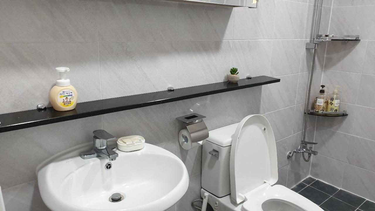 Hongdae Zoe Three House Apartamento Seul