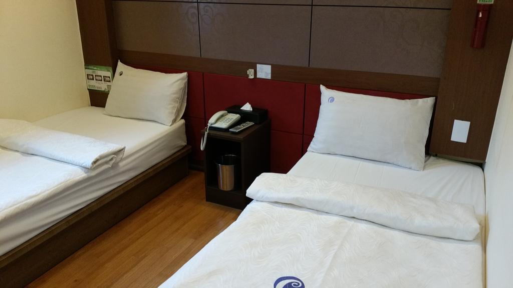 Coups Hotel 2*
