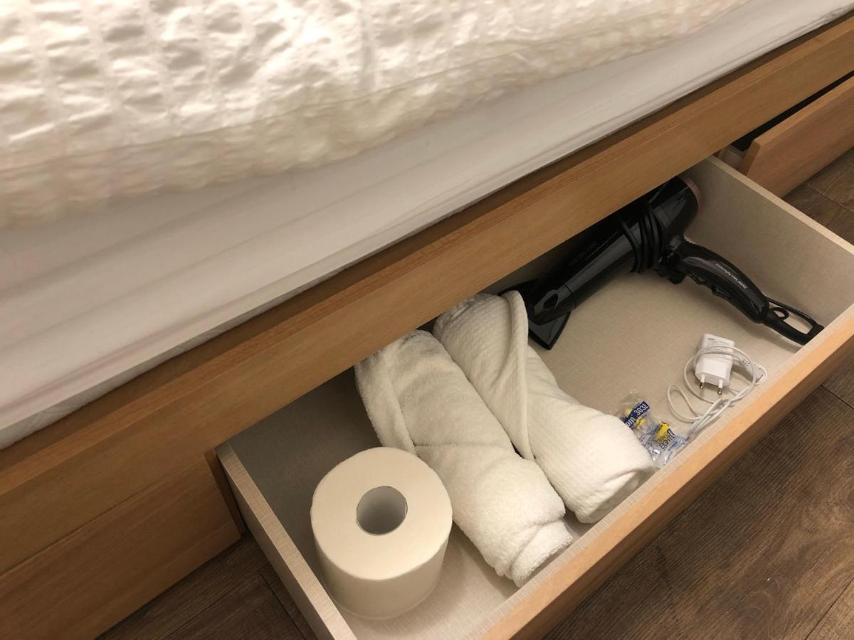 Metro Hostel *
