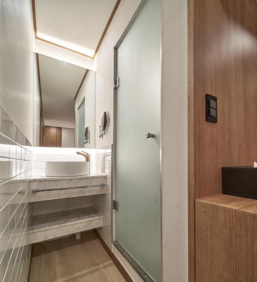 Guest house Monday Cracker Hongdae *