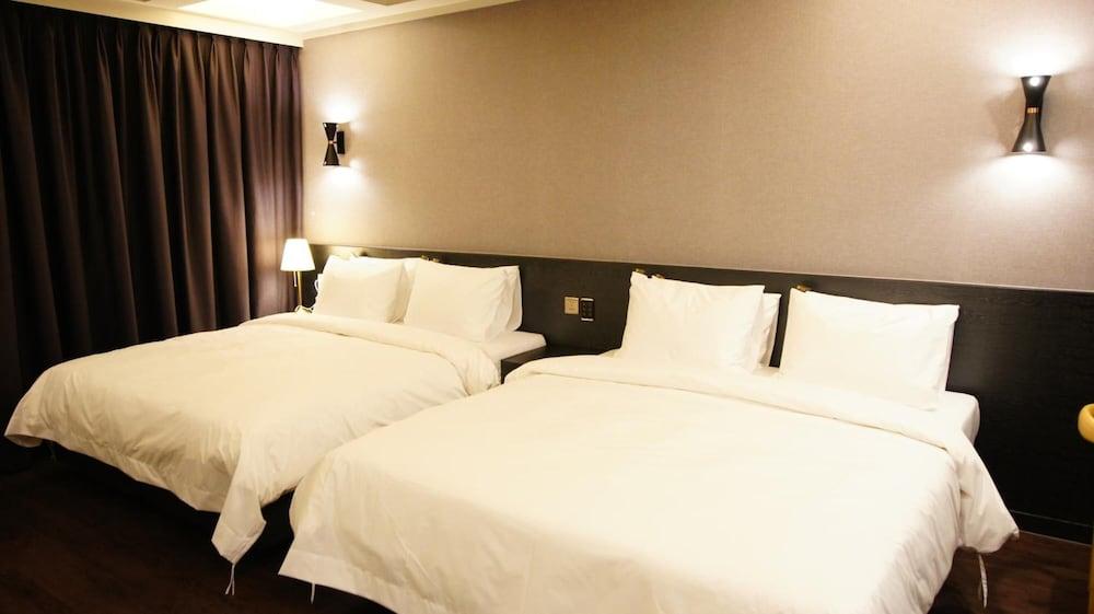 M Hotel