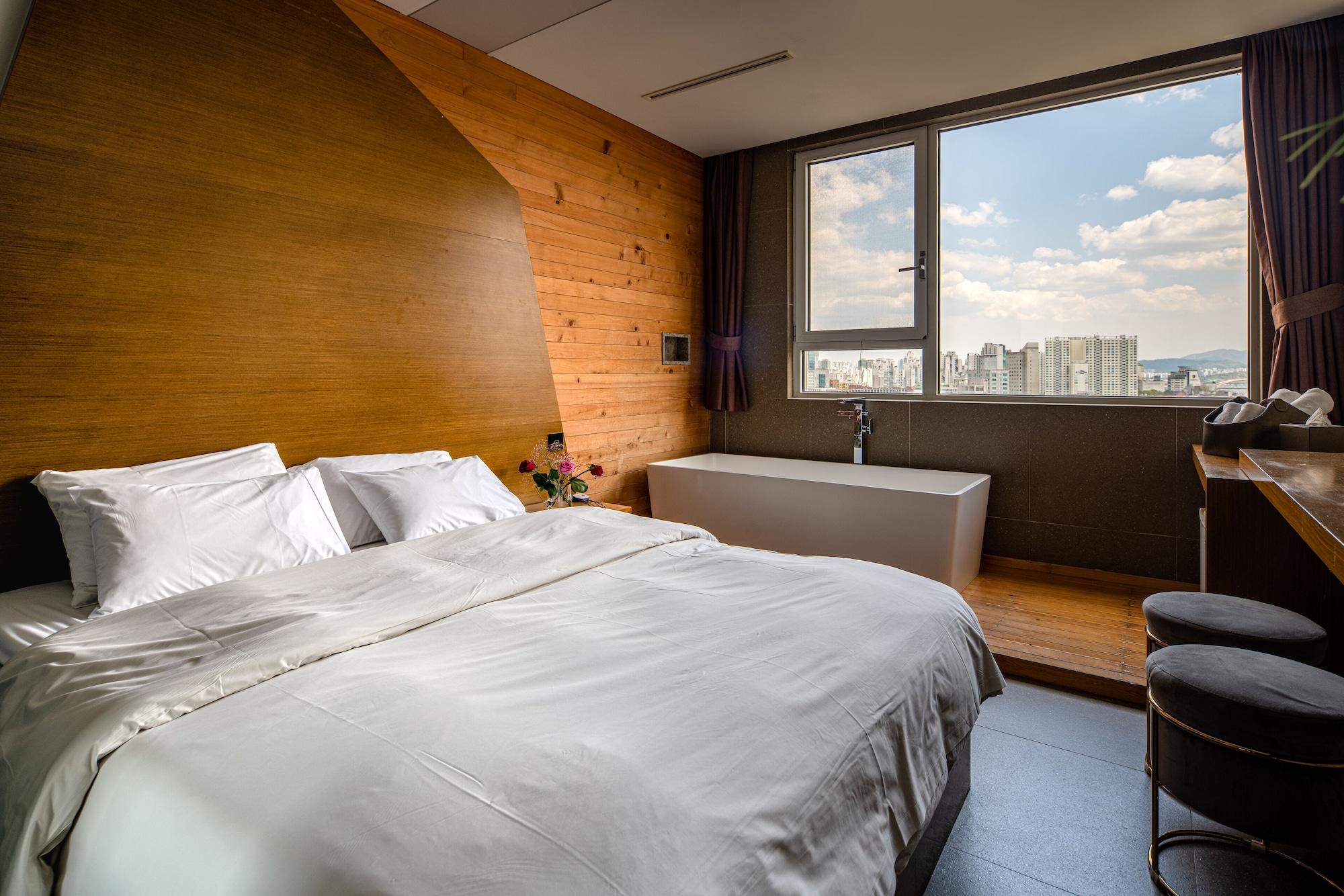 Hotel The Designers Hongdae