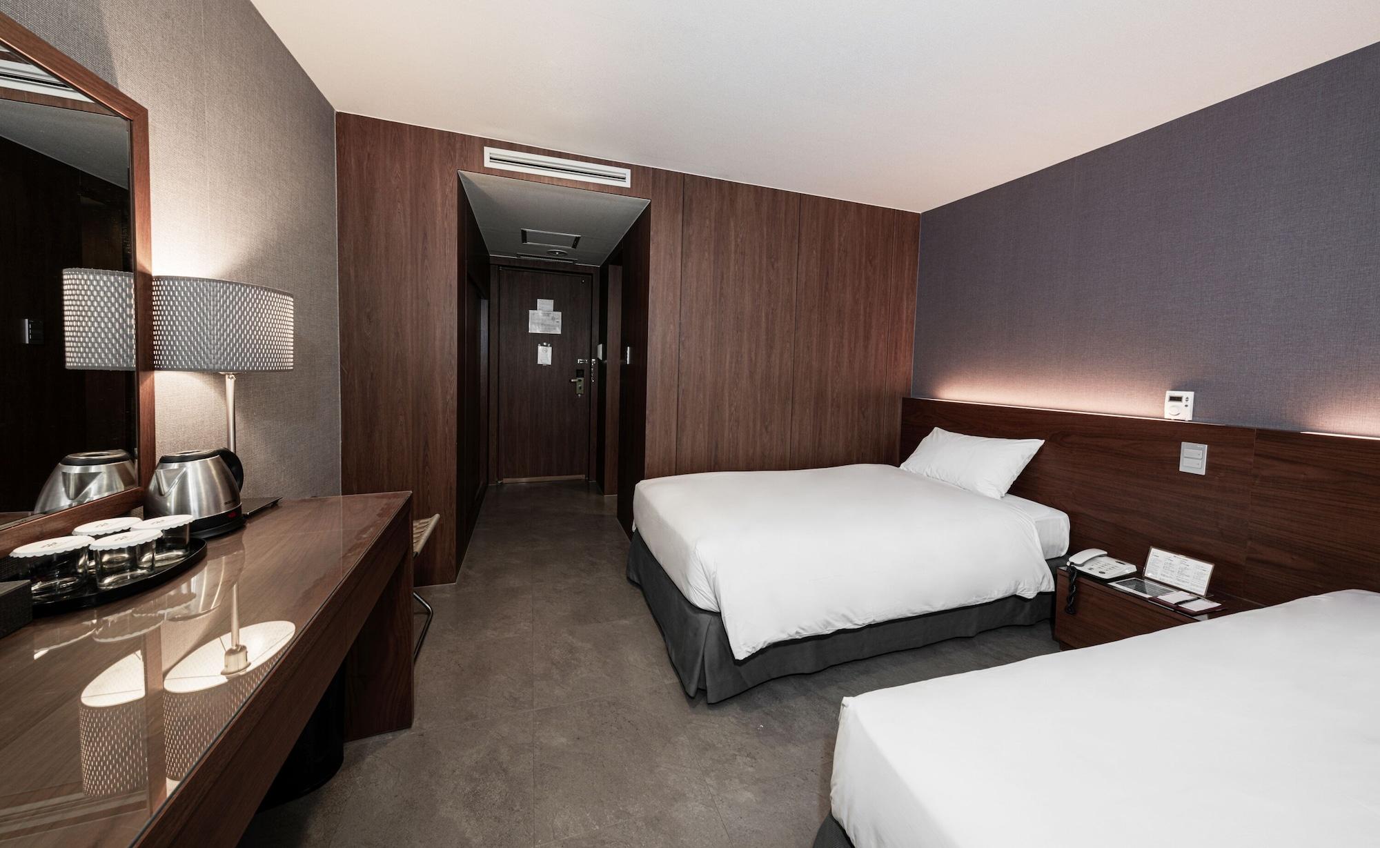 Itaewon Crown Seoul